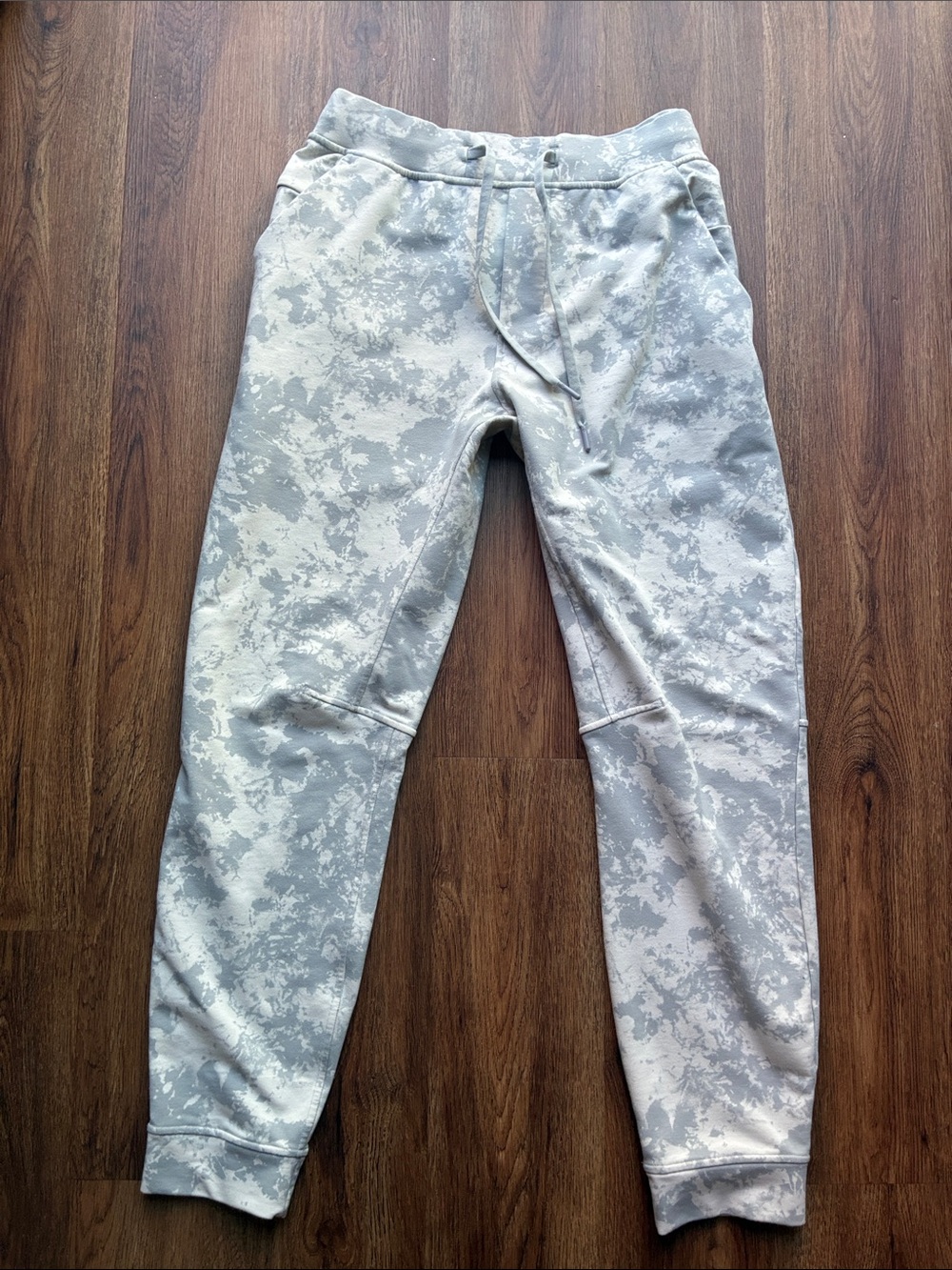 lululemon athletica Women's Light Gray Camo Joggers medium